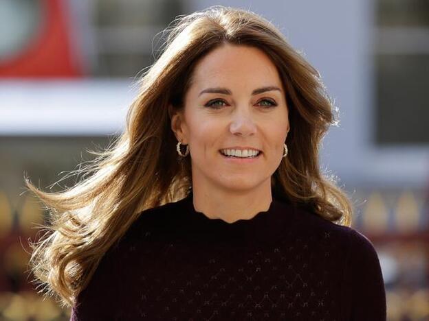 El look más barato de Kate Middleton con unos pantalones que hacen más delgada