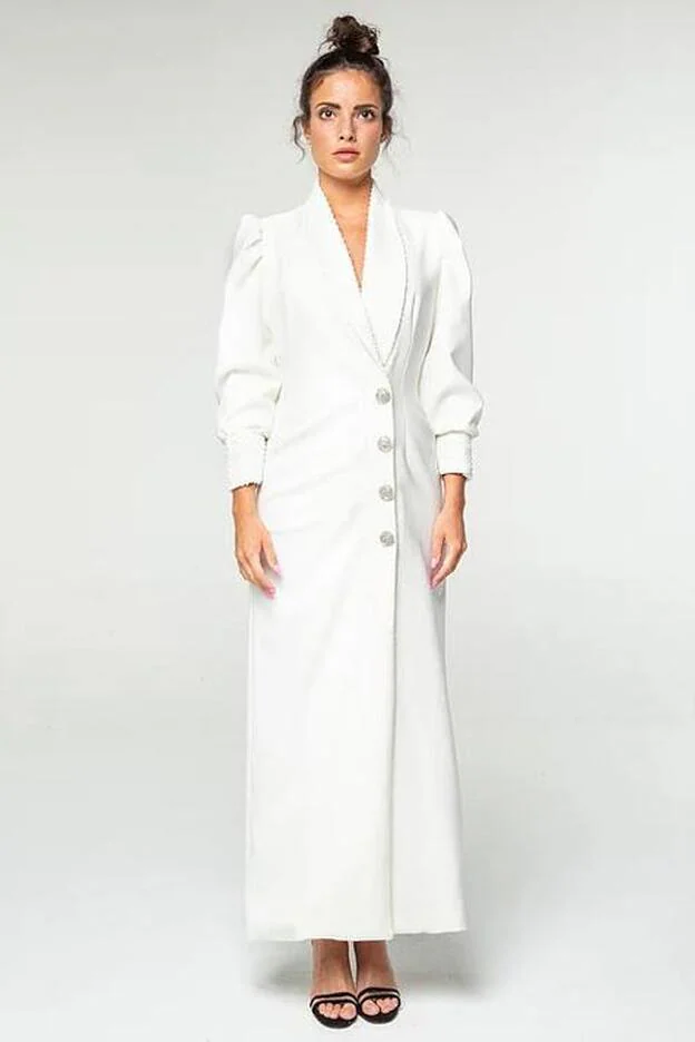 Vestido lola en color blanco, 350 EUR.