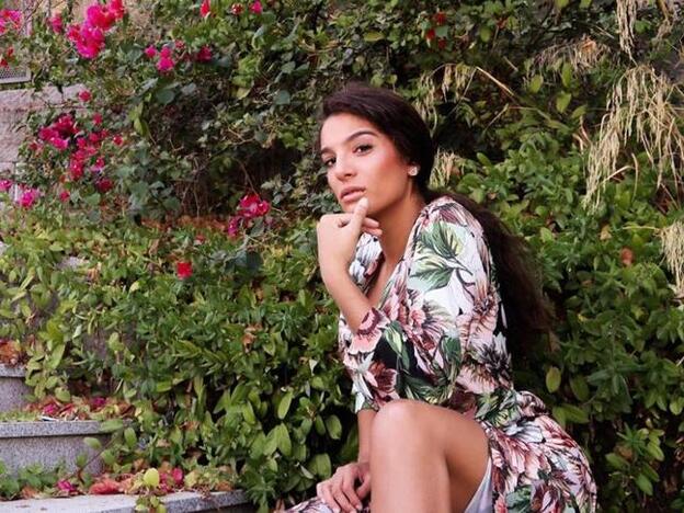 La hija de Raquel Bollo presume de tripa de embarazada