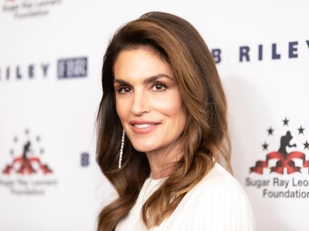 El truco de maquillaje fácil de Cindy Crawford para quitar años a tu mirada y parecer menos cansada