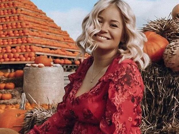 Esta influencer curvy tiene el vestido de Primark que más favorece si tienes una talla grande (y cuesta menos de 30 euros)
