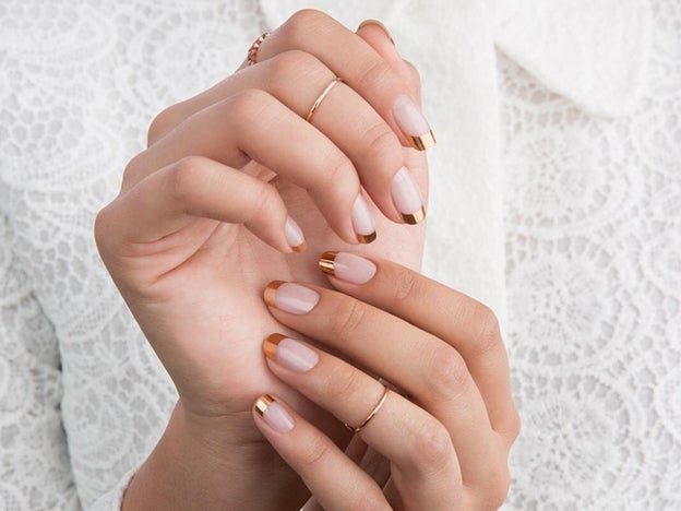 Estas son las nuevas formas de lucir la manicura francesa de moda