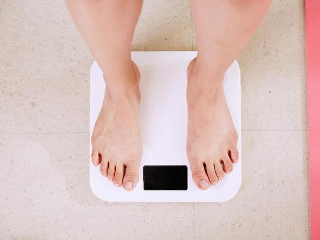 ¿Por qué algunas personas engordan aunque coman poco?