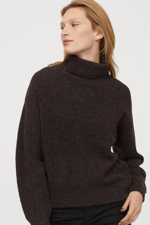 Jersey de cuello alto y punto suave con lana en la trama de H&M.