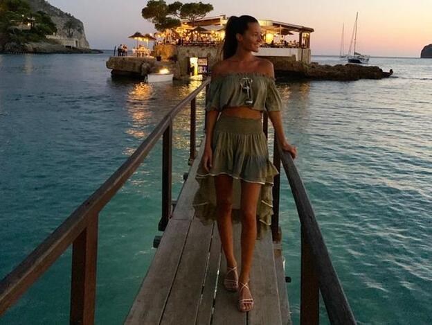 Los 9 ejercicios de Malena Costa para trabajar piernas, glúteos, brazos y abdomen