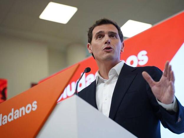 Las primeras imágenes de Malú y Albert Rivera juntos tras las Elecciones