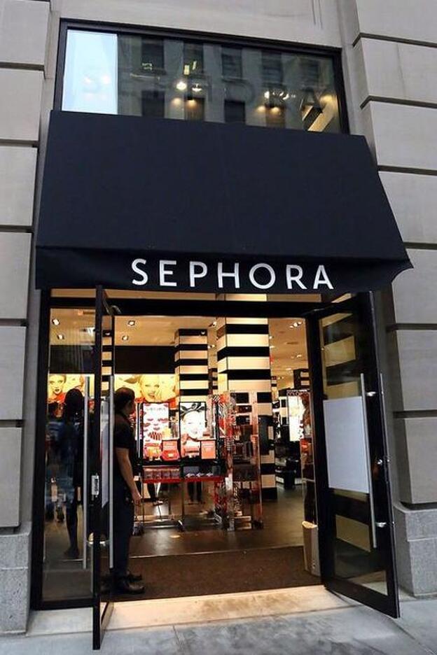 ¿Huyes de las dependientas en las perfumerías? Esta es la forma de evitar que te pregunten si necesitas algo