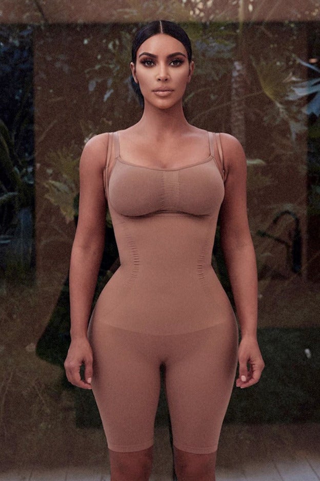 Kim Kardashian revela su truco para llevar escotes imposibles sin que se mueva nada