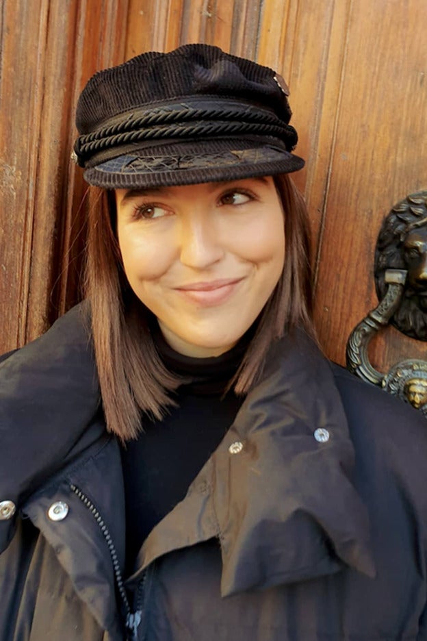 Alba Díaz está irreconocible con este look clásico con americana