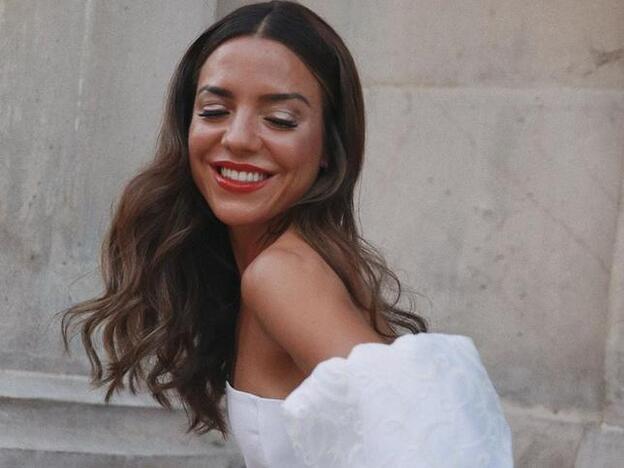 Confirmado, este es el vestido blanco más bonito que ha sacado Paula Ordovás