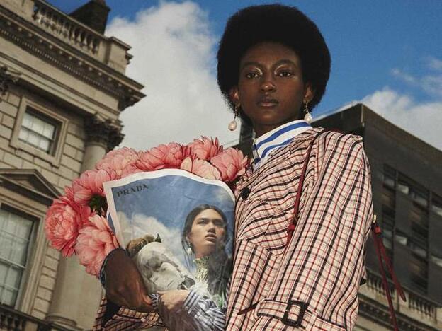 Prada renueva su imagen online y crea una colección cápsula de lanzamiento mensual