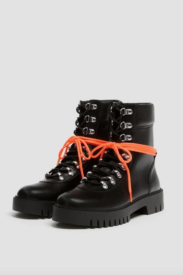 Las botas moteras de Pull & Bear.