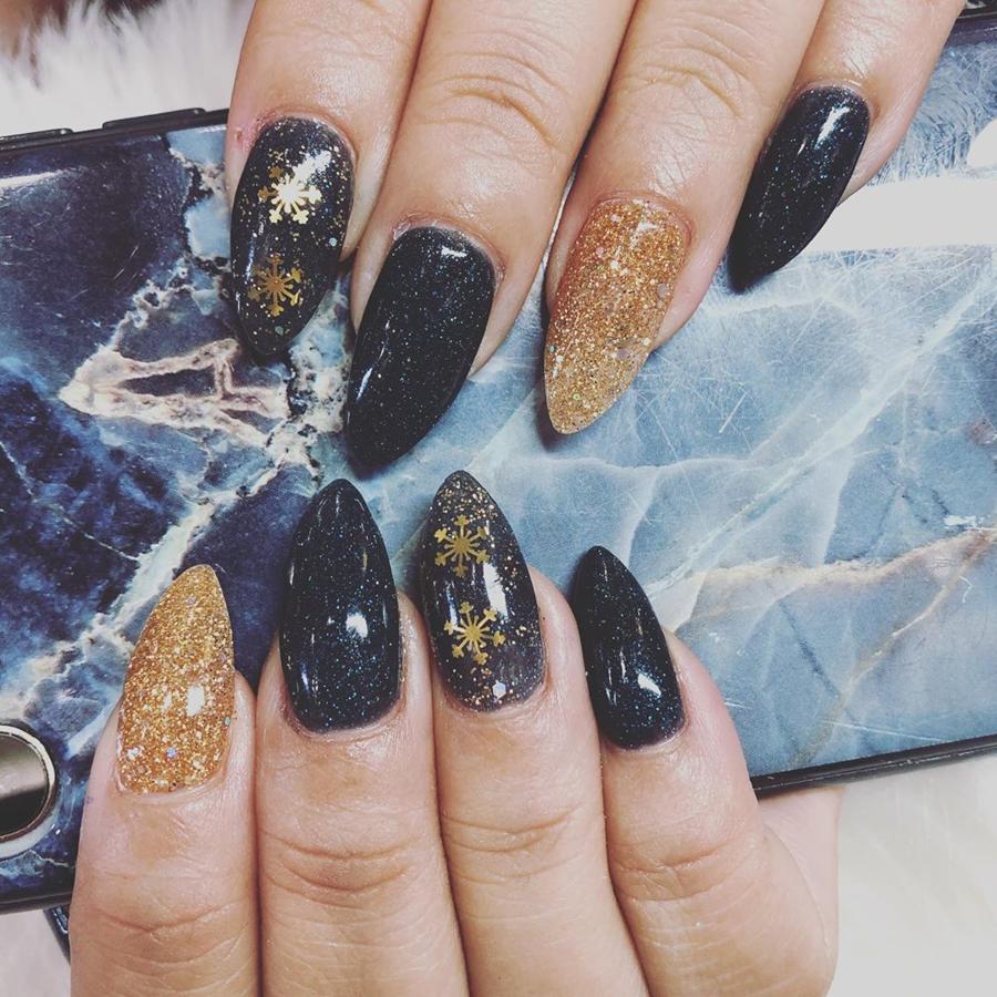 10 diseños de uñas para adelantarse a la llegada de la Navidad