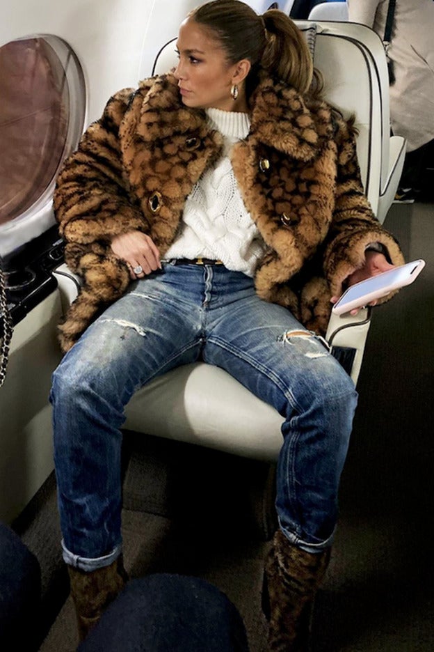 No puedes tener el avión de Jennifer Lopez pero sí este maravilloso look