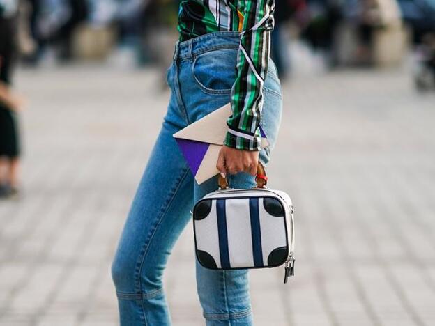 Este es el tipo de vaquero alto que necesitas para estilizar las piernas y afinar la cintura