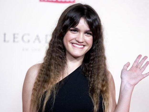 Amaia y su look más sorprendente: cambio de peinado, un bolso de Hannah Montana y botas verdes