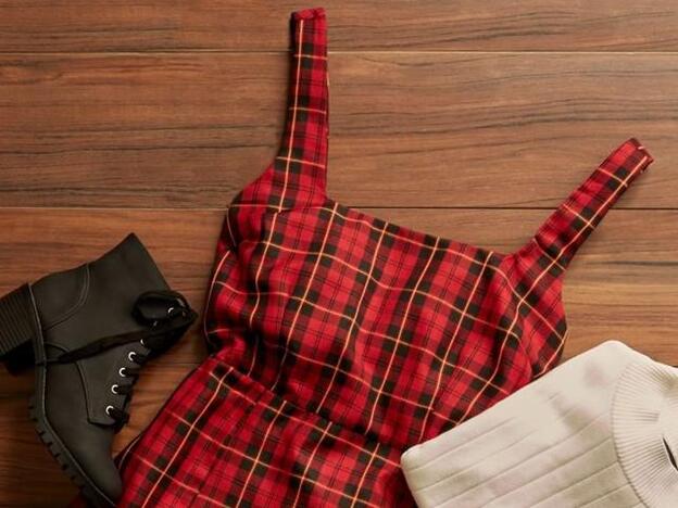 El vestido de Primark con el estampado perfecto para Navidad cuesta 15 euros