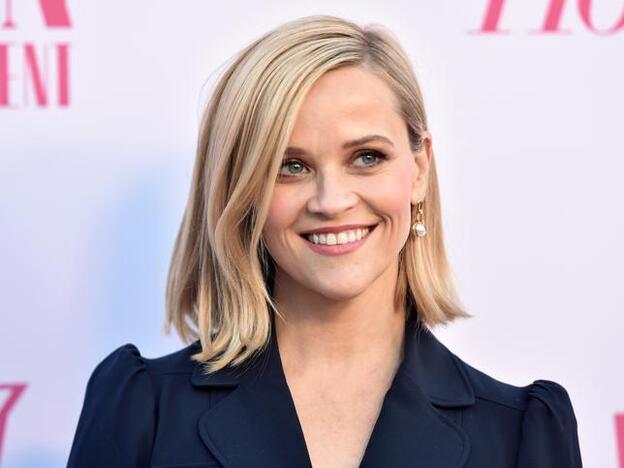 Reese Witherspoon utiliza una crema hidratante multiusos que hace milagros si tienes la piel muy seca