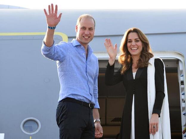 Los duques de Cambridge felicitan la Navidad con una tierna (e inesperada) postal