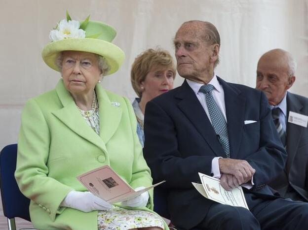 El duque de Edimburgo, ingresado en el hospital