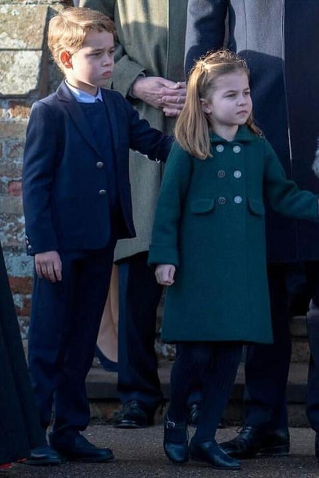 La princesa junto a su hermano George.