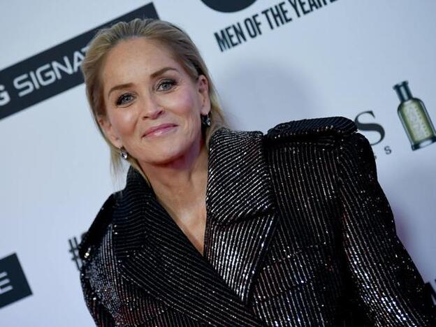 Bloquean a Sharon Stone en una app para ligar al pensar que era un 'fake'