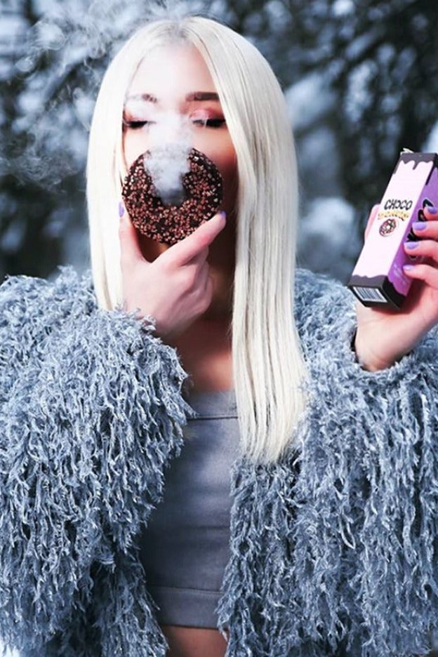 Por qué vapear es malo para la piel: esto es lo que le pasa a tu cara cada vez que lo haces