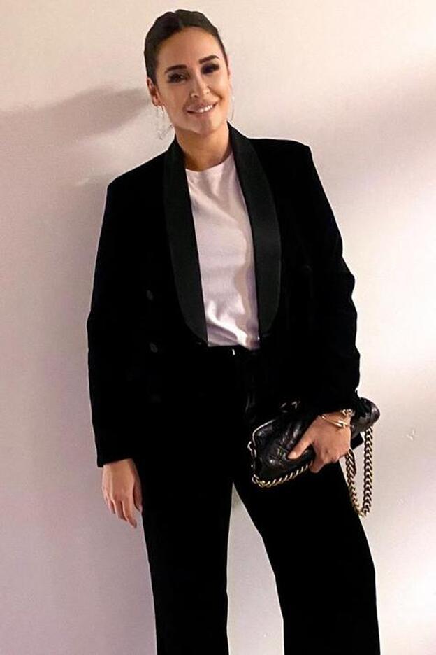 El primer estilismo de 2020 ideal para ir a la playa lo tiene Vicky Martín Berrocal