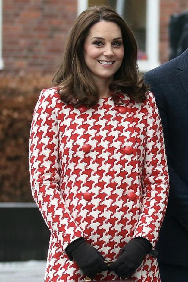 La levita de Zara que versiona uno de los looks más icónicos de Kate Middleton