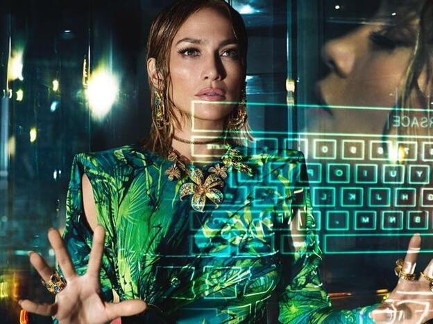 Jennifer López será la imagen de Versace en la campaña primavera/verano