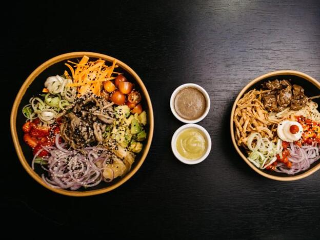 Hemos dado con la receta de poke más saludable para cuando no tienes tiempo de cocinar