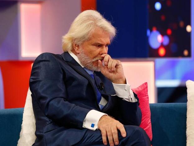 El verdadero motivo de la larga estancia de Bigote Arrocet en Chile: quemaduras en la cara por un 'lifting'