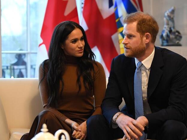 La sorprendente decisión de Meghan y Harry en su nueva vida: comienzan los despidos