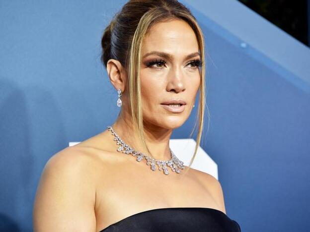 Este es el cepillo para el pelo low cost con el que Jennifer López consigue una melena de alfombra roja