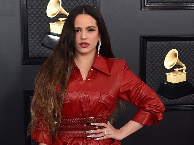 Rosalía estrena cambio de look en los Grammy: se ha hecho un balayage y lleva las puntas más claras