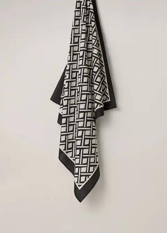 Nueve pañuelos perfectos para darle a tus estilismos el nuevo aire que necesitan