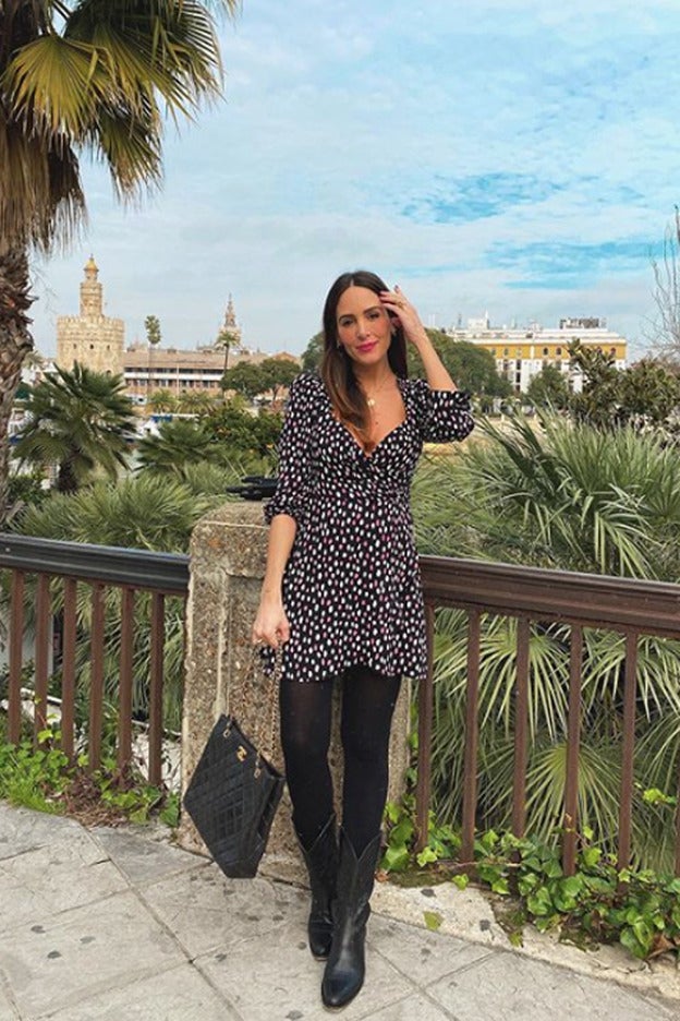 Rocío Osorno sabe cómo llevar vestidos de primavera en invierno