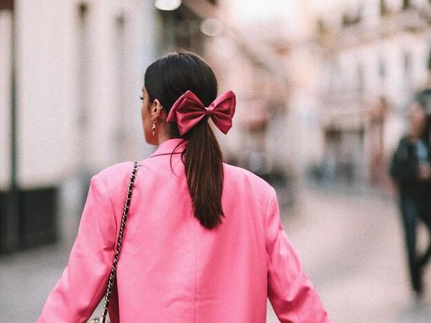 ¿Fan del fucsia? Dulceida tiene el look con americana de Asos que vas a querer