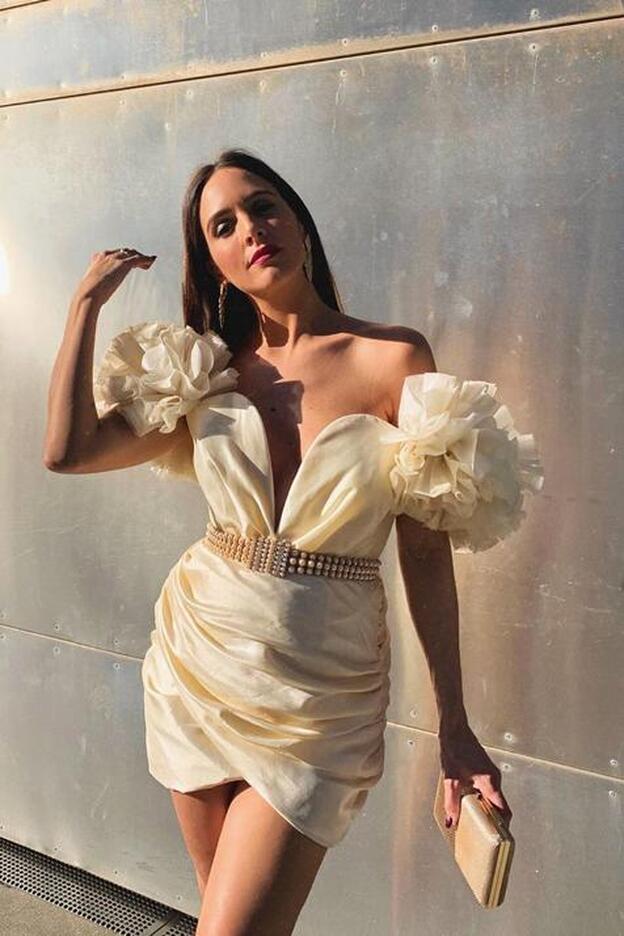 Rocío Osorno tiene el vestido perfecto para cualquier compromiso primaveral y el truco para lucirlo embarazada