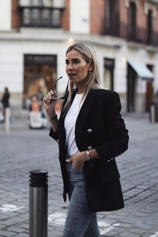 Cinco blazers para copiar el “uniforme” de trabajo de las influencers