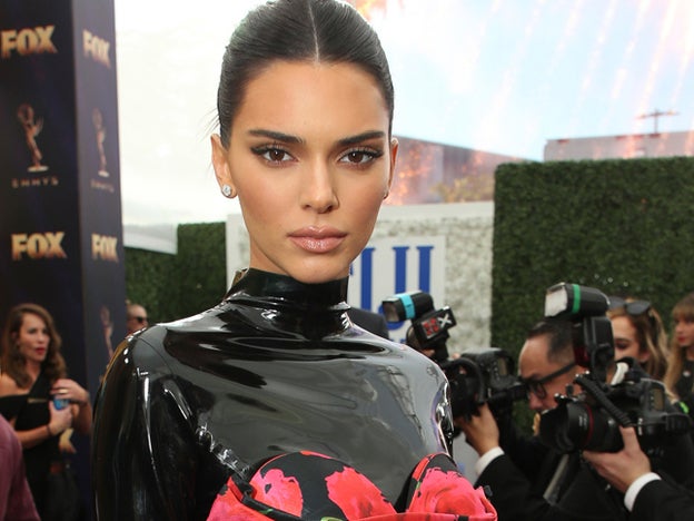 El truco de la maquilladora de Kendall Jenner que favorece a todos los ojos