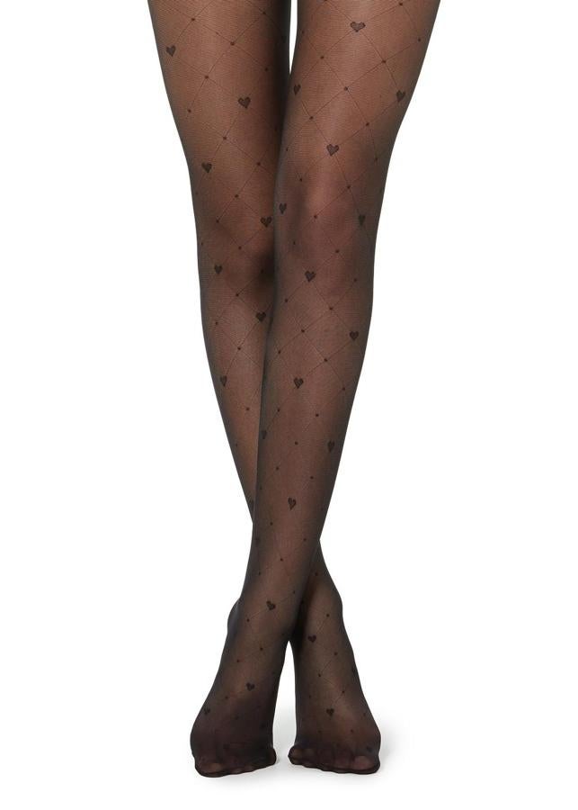 Dale un toque romántico a tus looks con la colección de San Valentín de Calzedonia