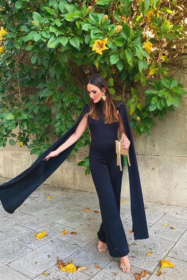 Rocío Osorno tiene el mono negro perfecto que te pondrás en todos tus compromisos primaverales