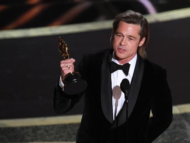 ¿Por qué tanta seriedad al recoger el Premio Oscar, Brad Pitt?