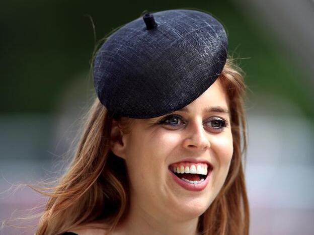 Beatriz de York tiene la diadema más barata de todo Zara