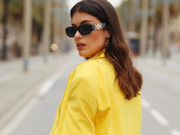 Dulceida consigue el look para San Valentín perfecto con esta blazer de Asos