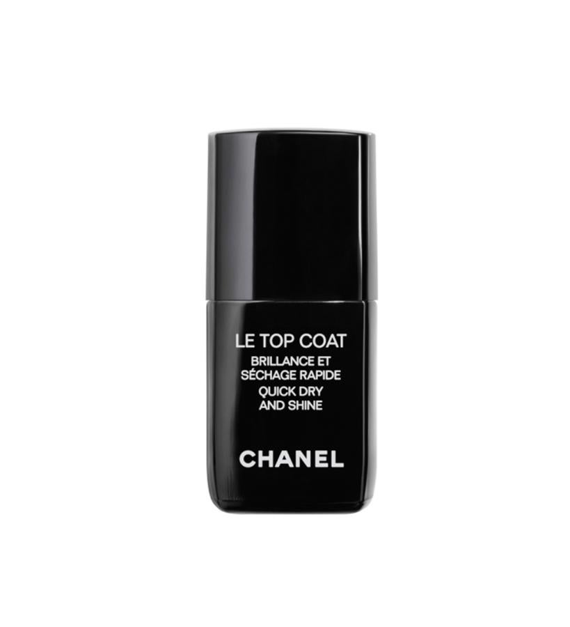 Diez esmaltes top coat que te aseguran una manicura perfecta y duradera