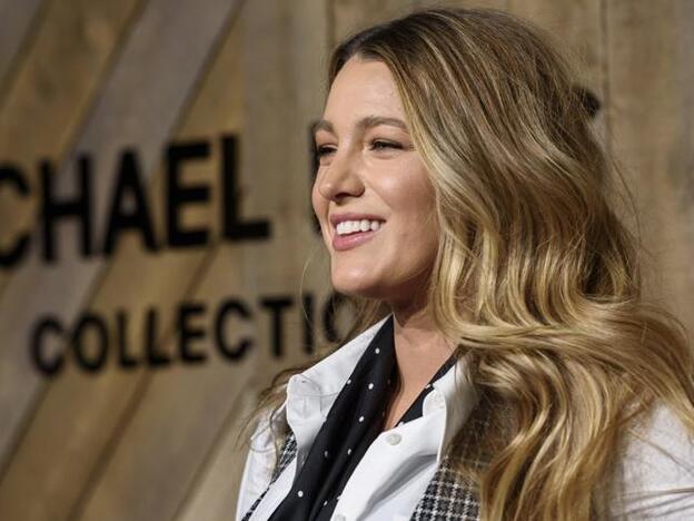 Blake Lively vuelve a ser Serena van der Woodsen con este look masculino perfecto para ir a la oficina