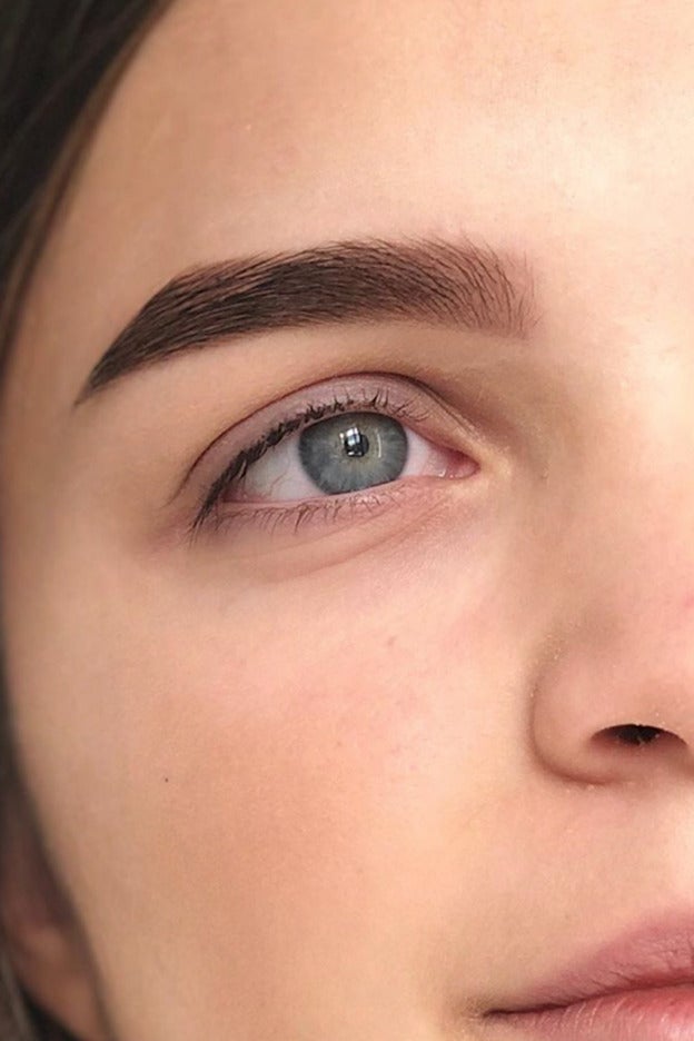 Sí, existen las pelucas para las cejas y funcionan a la perfección