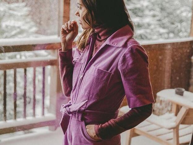 El mono rosa de Sheila Conde que te enamorará estos últimos días de frío